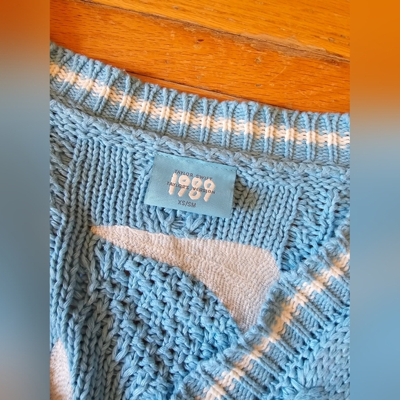 1989 taylors version Taylor Swift Cardigan - Picture 3 of 5